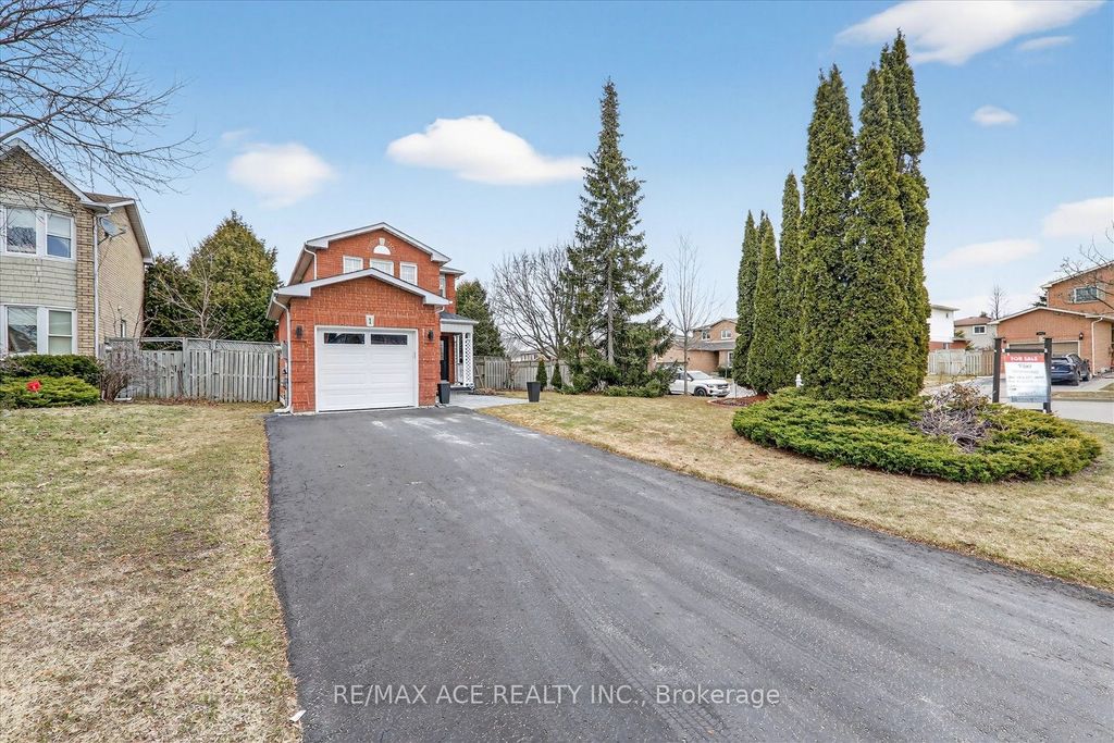 Photo of 1 Aldcroft Crescent, Clarington, ON L1C 4P2 (MLS # E13158504)