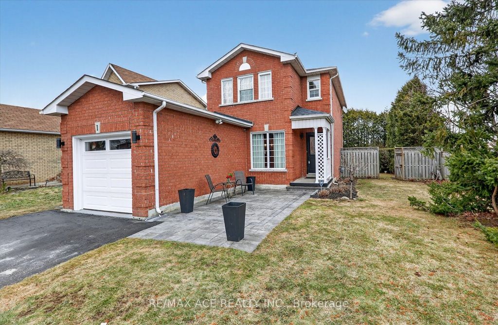 Photo of 1 Aldcroft Crescent, Clarington, ON L1C 4P2 (MLS # E13158504)