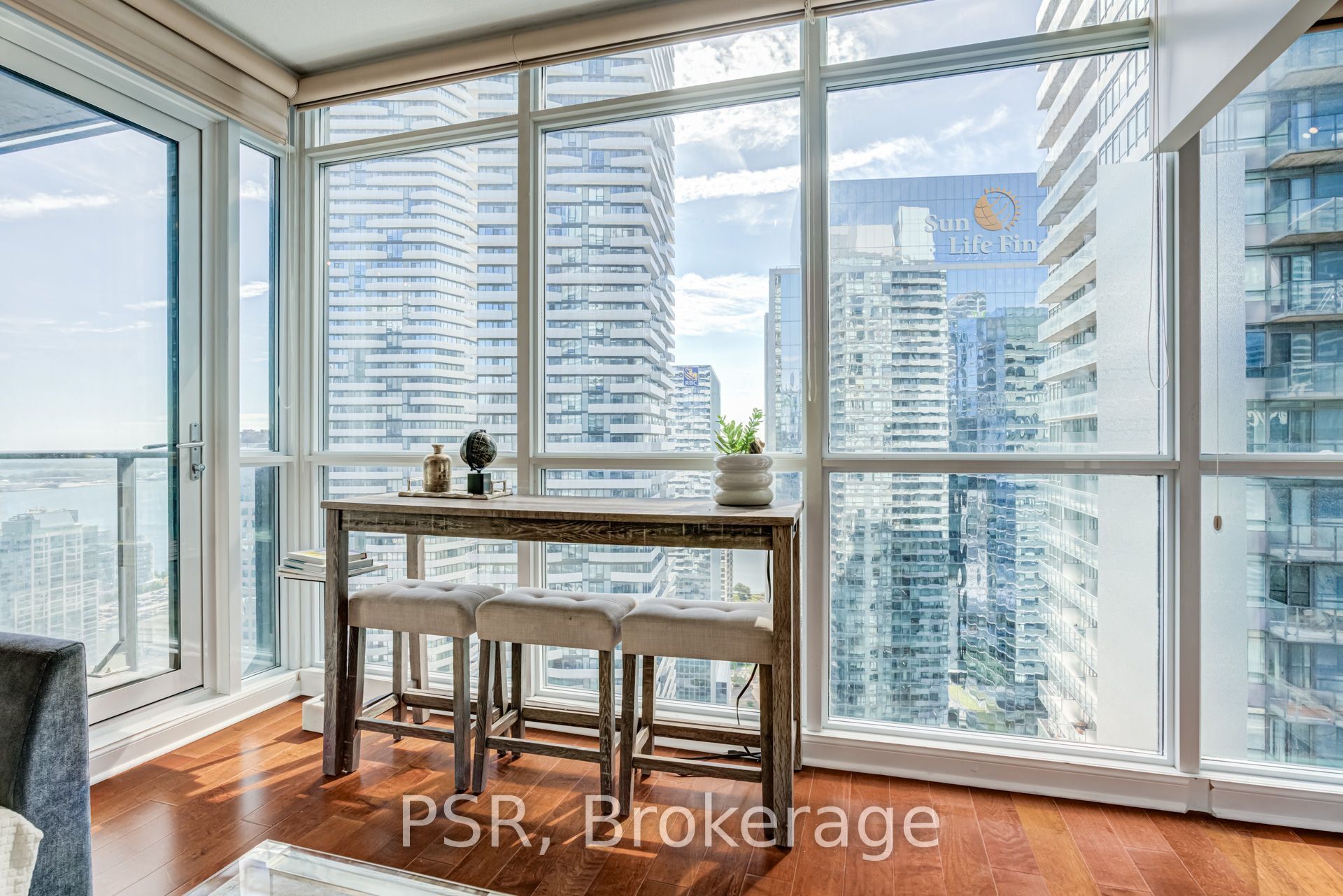 65 Bremner Boulevard 3401