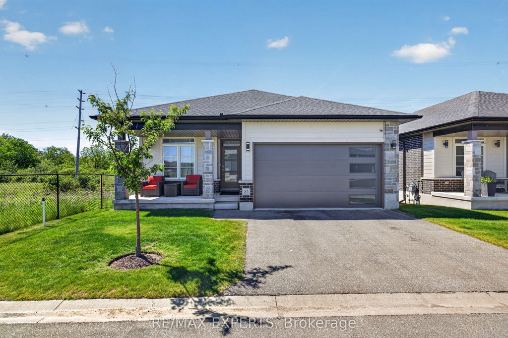 Photo of 10 MCPHERSON Court #21, Central Elgin, ON N5R 0L8 (MLS # X13886676)
