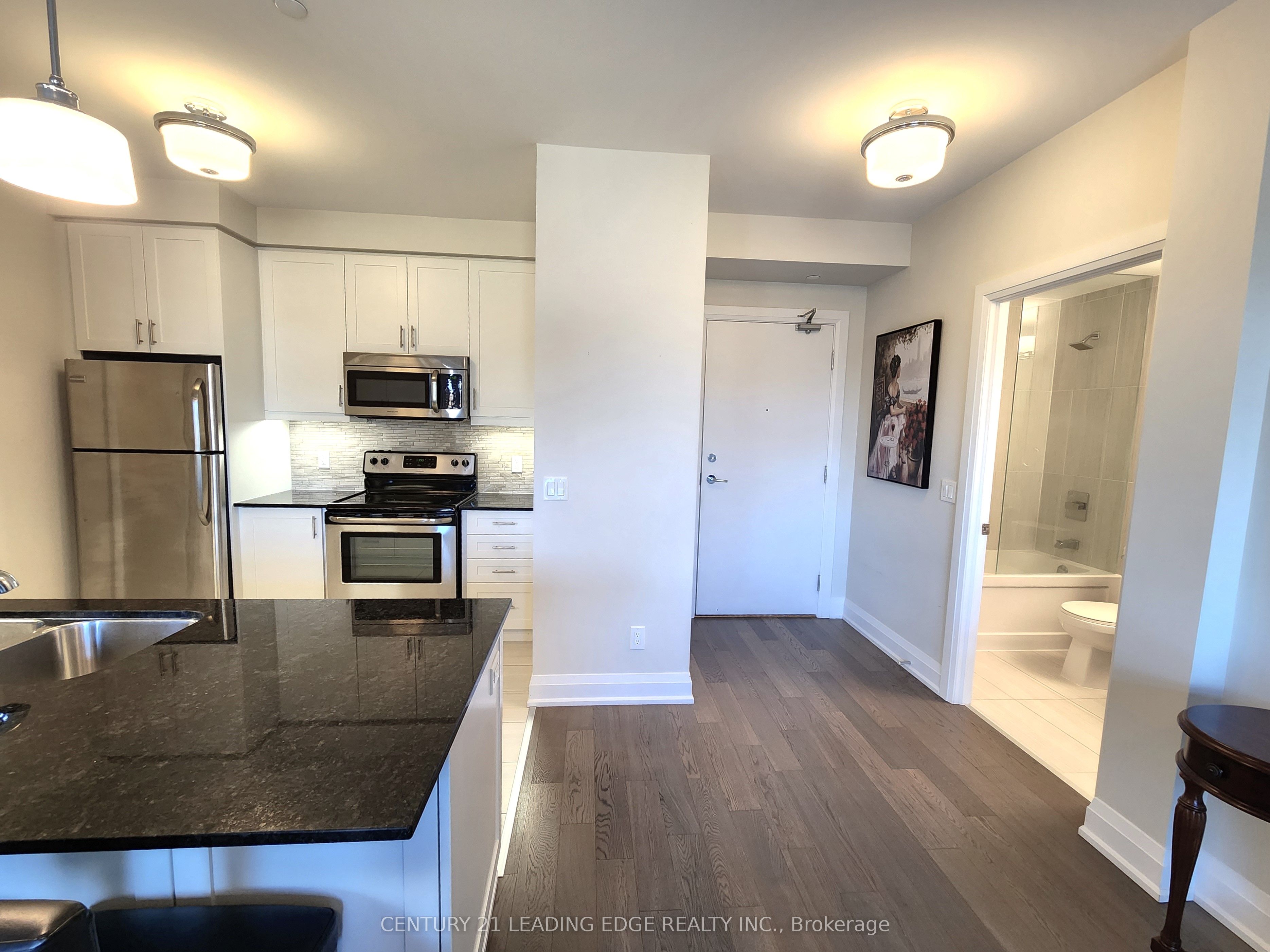 7 BOND Crescent 325