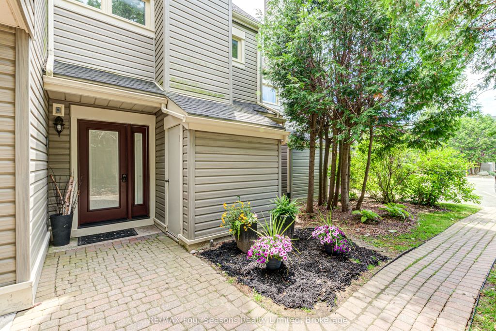 Photo of 471 Oxbow Crescent, Collingwood, ON L9Y 5B4 (MLS # S13079910)