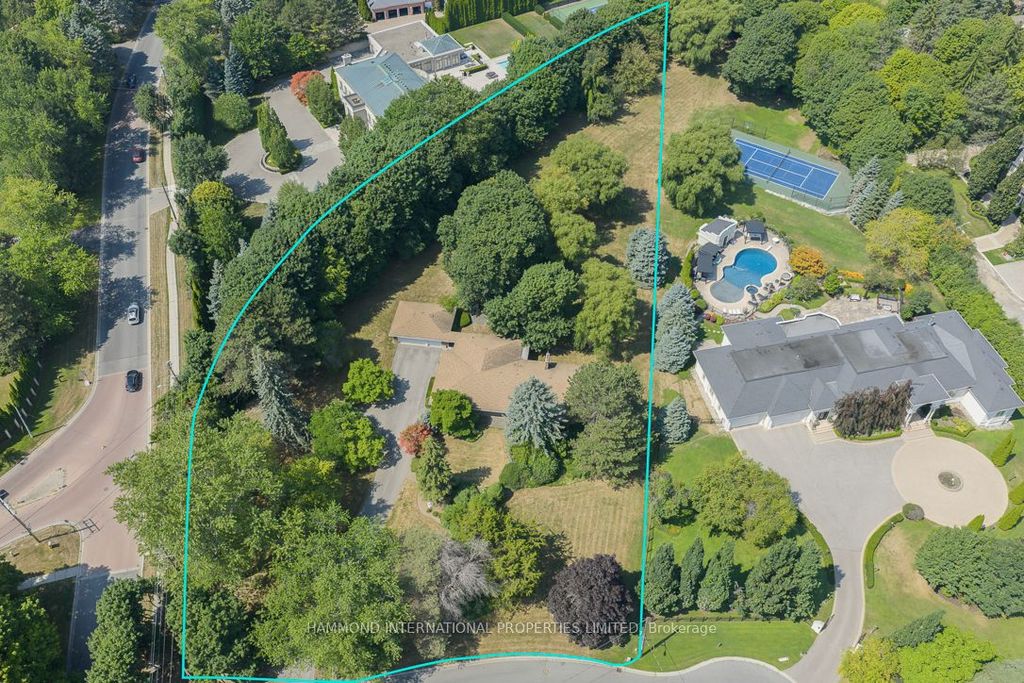 Photo of 2 Bridle Heath Gate, Toronto, ON M3B 2B4 (MLS # C12339314)