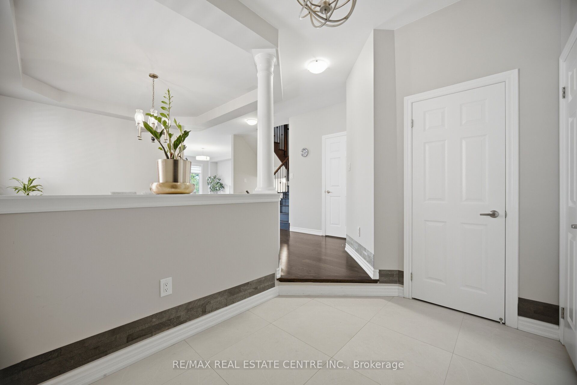 2425 QUETICO Crescent