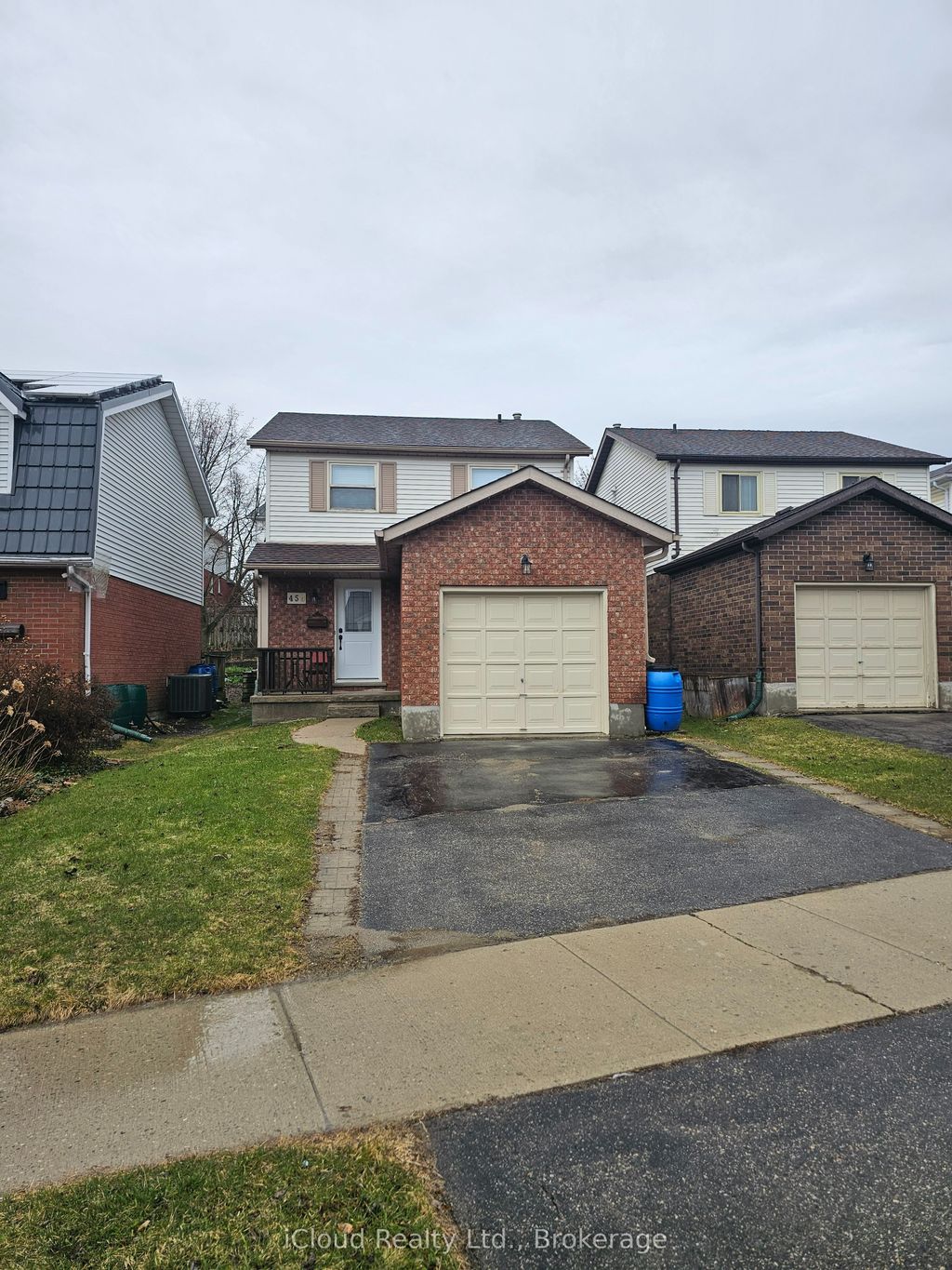 Photo of 458 Misty Crescent, Kitchener, ON N2B 3V6 (MLS # X12993190)