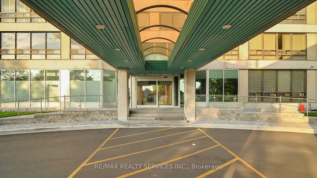 Photo of 330 Mill Street S #909, Brampton, ON L6Y 3V3 (MLS # W12683358)