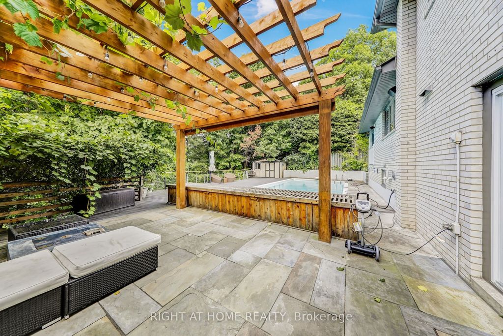 Photo of 8 Hillavon Drive, Toronto, ON M9B 2P5 (MLS # W12386786)