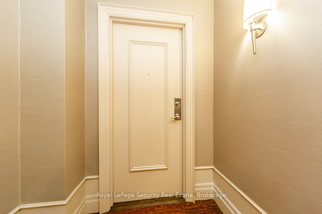 38 Fontenay Court 1402