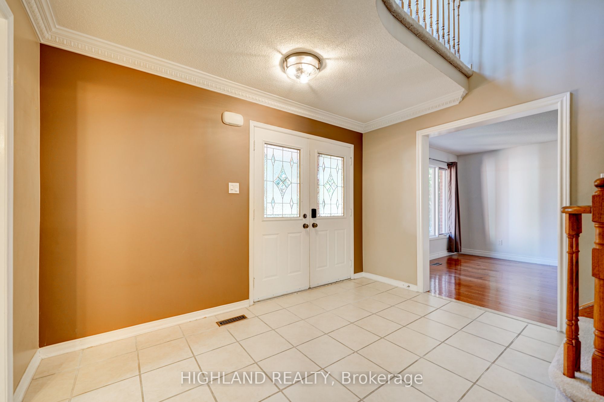 2070 Castlefield Crescent