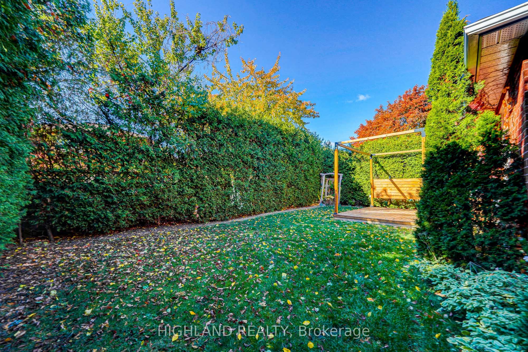 2070 Castlefield Crescent