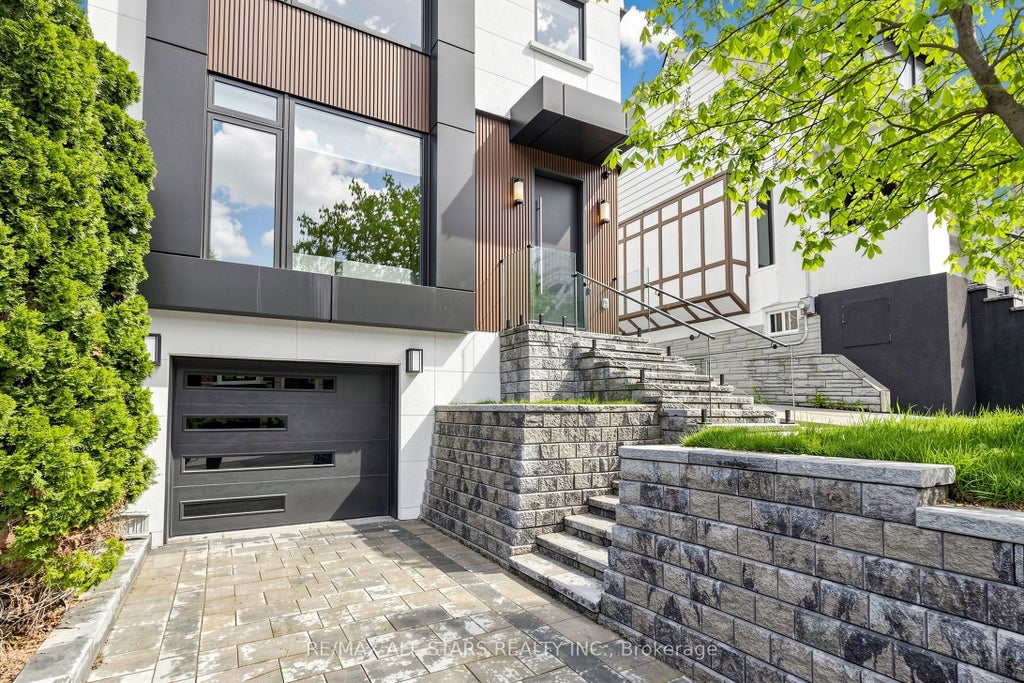 Photo of 127 Banff Road, Toronto, ON M4P 2P6 (MLS # C13697558)