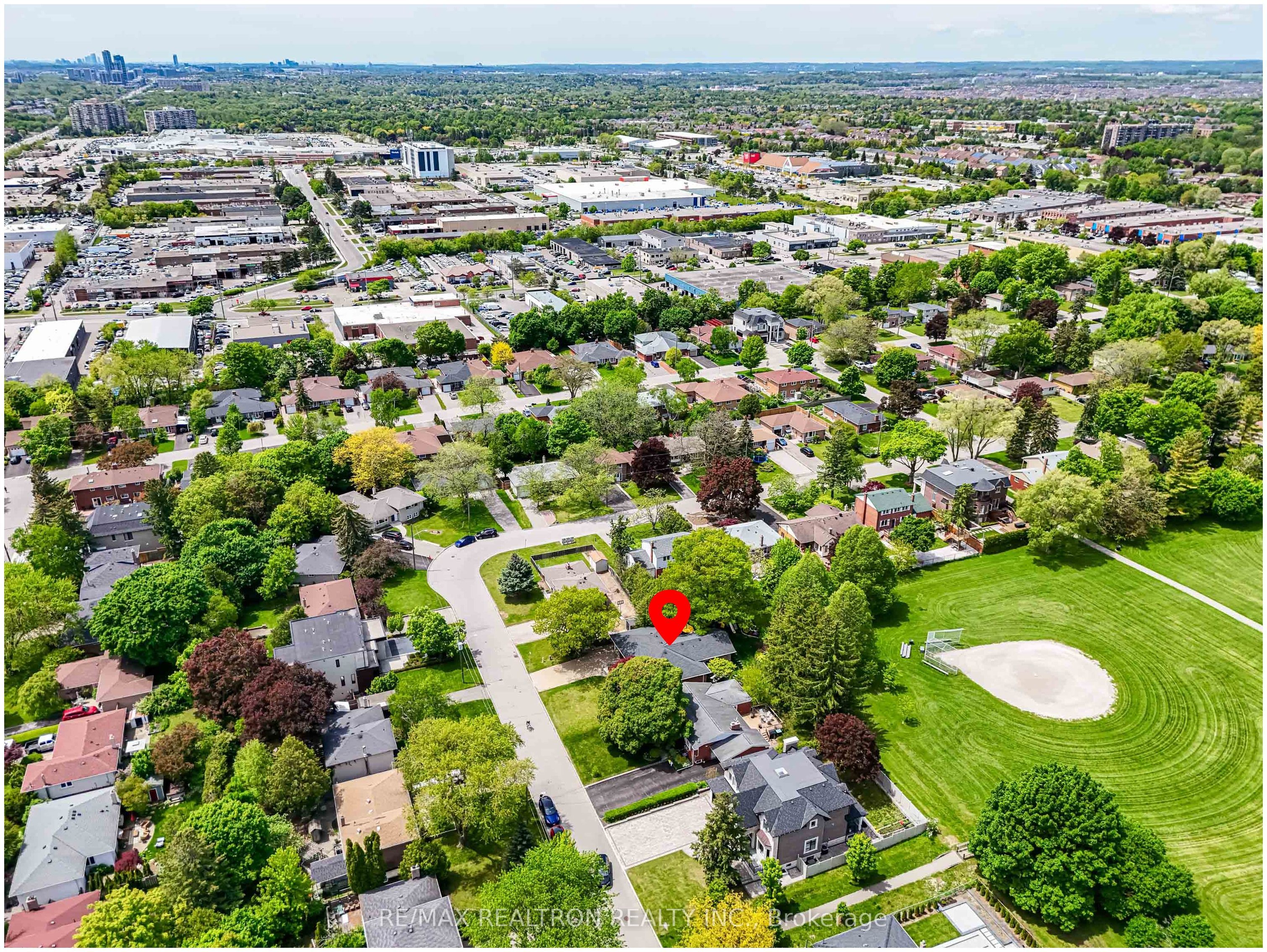 15 Lincoln Green Drive