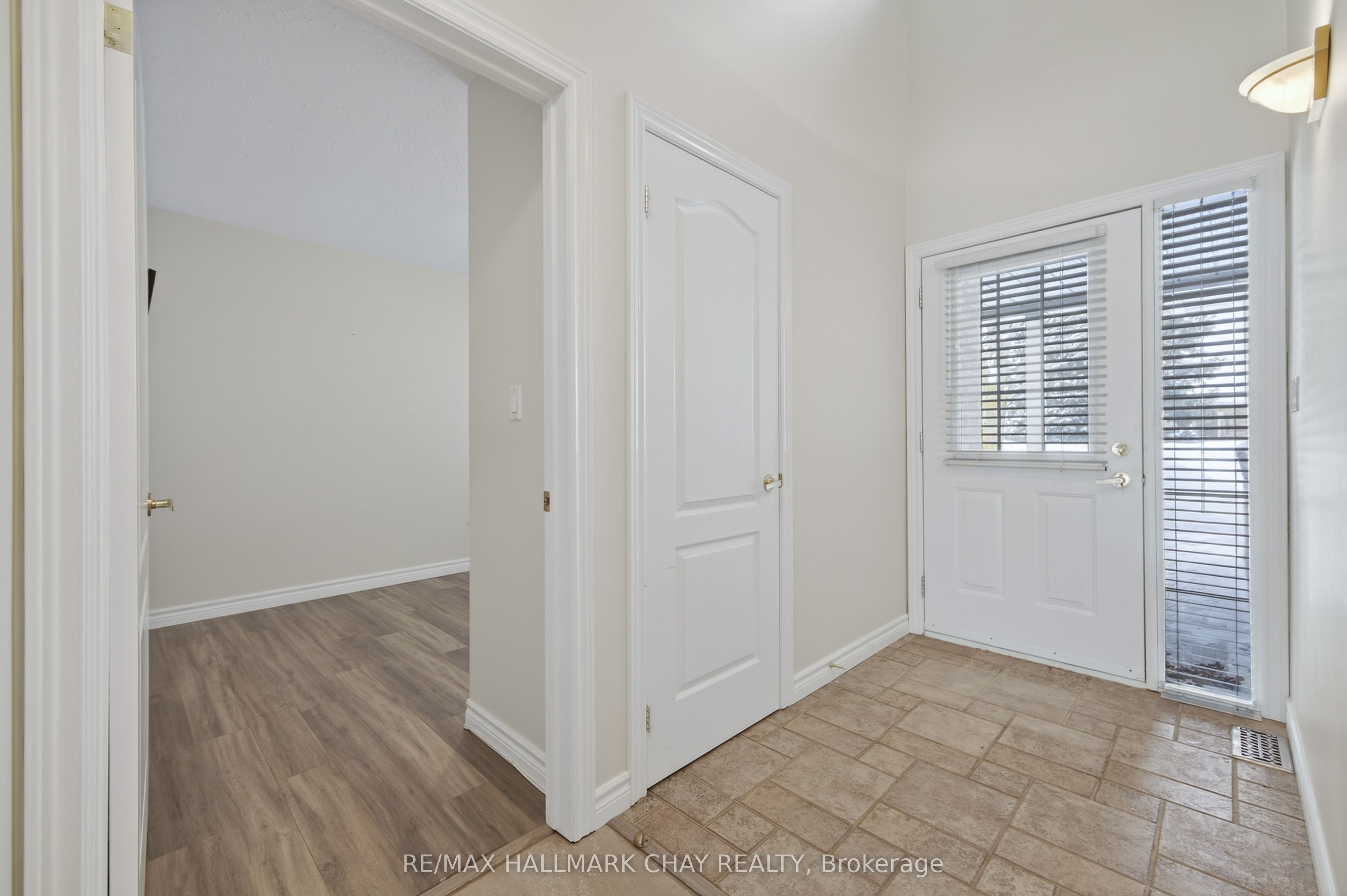 275 Huron Street 11