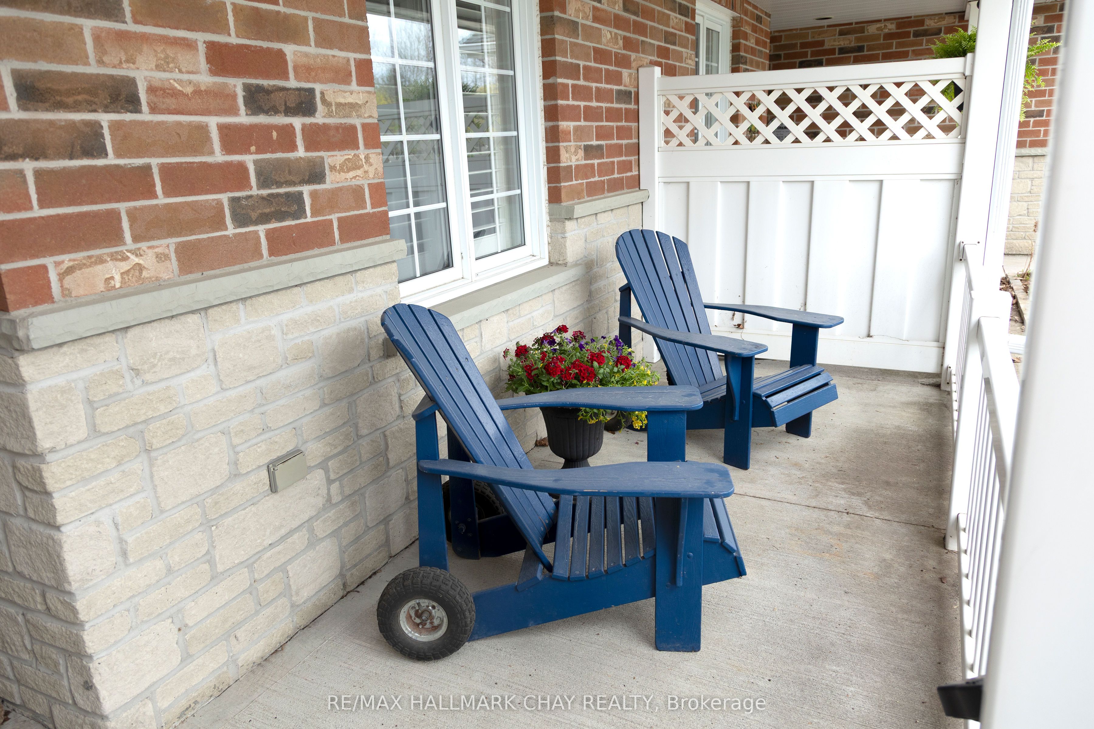 275 Huron Street 11