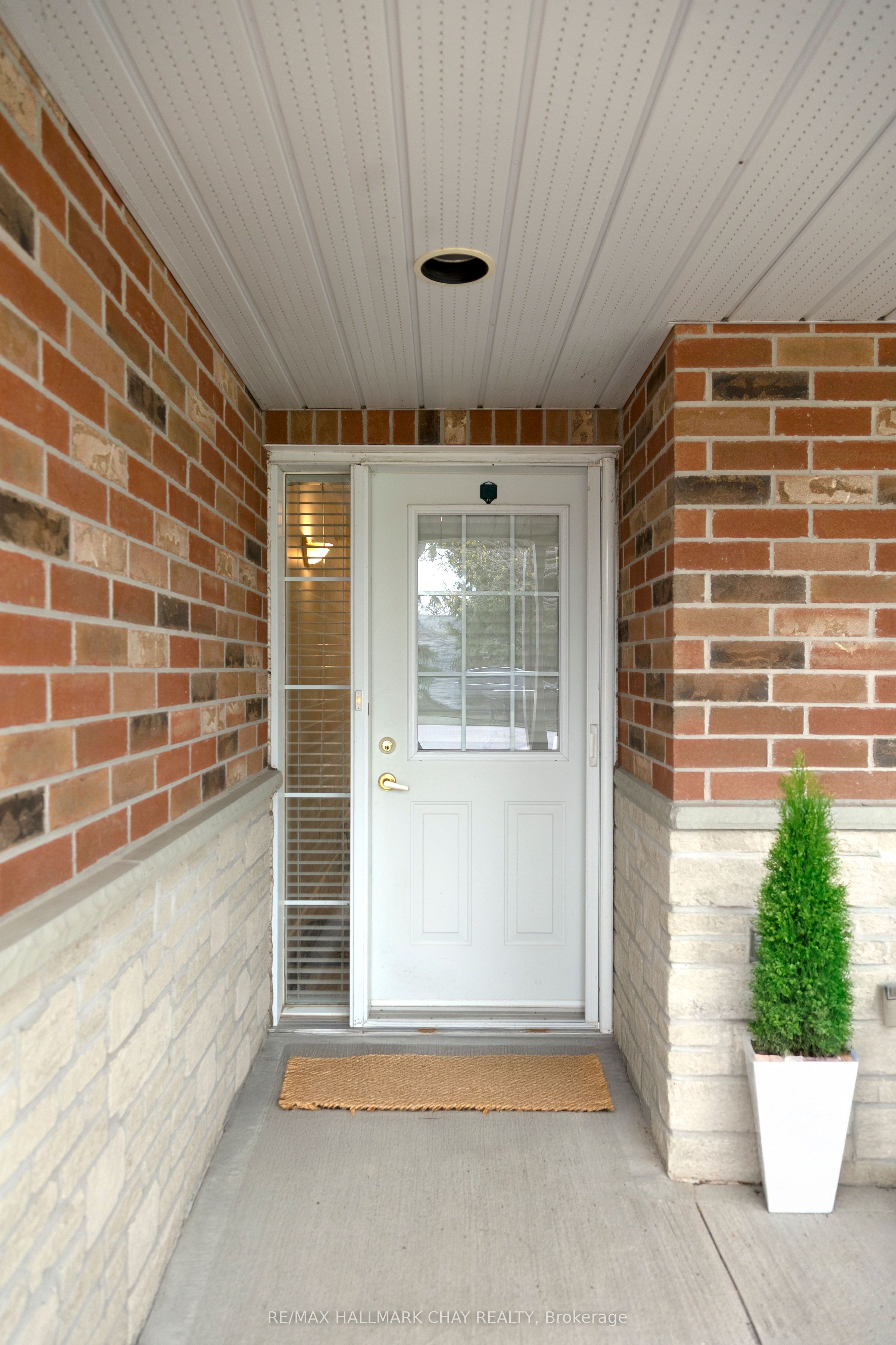 275 Huron Street 11