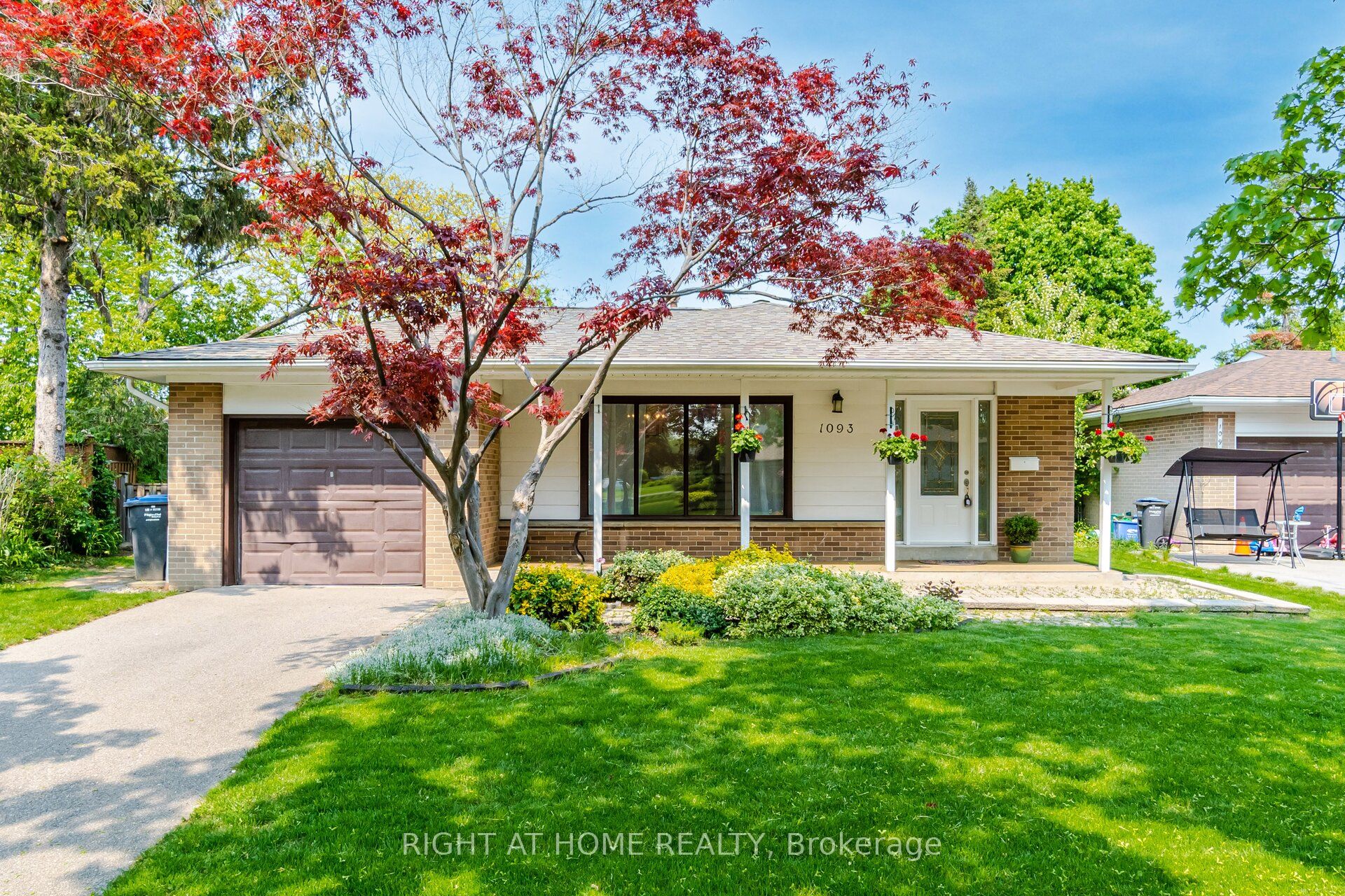 1093 Parthia Crescent