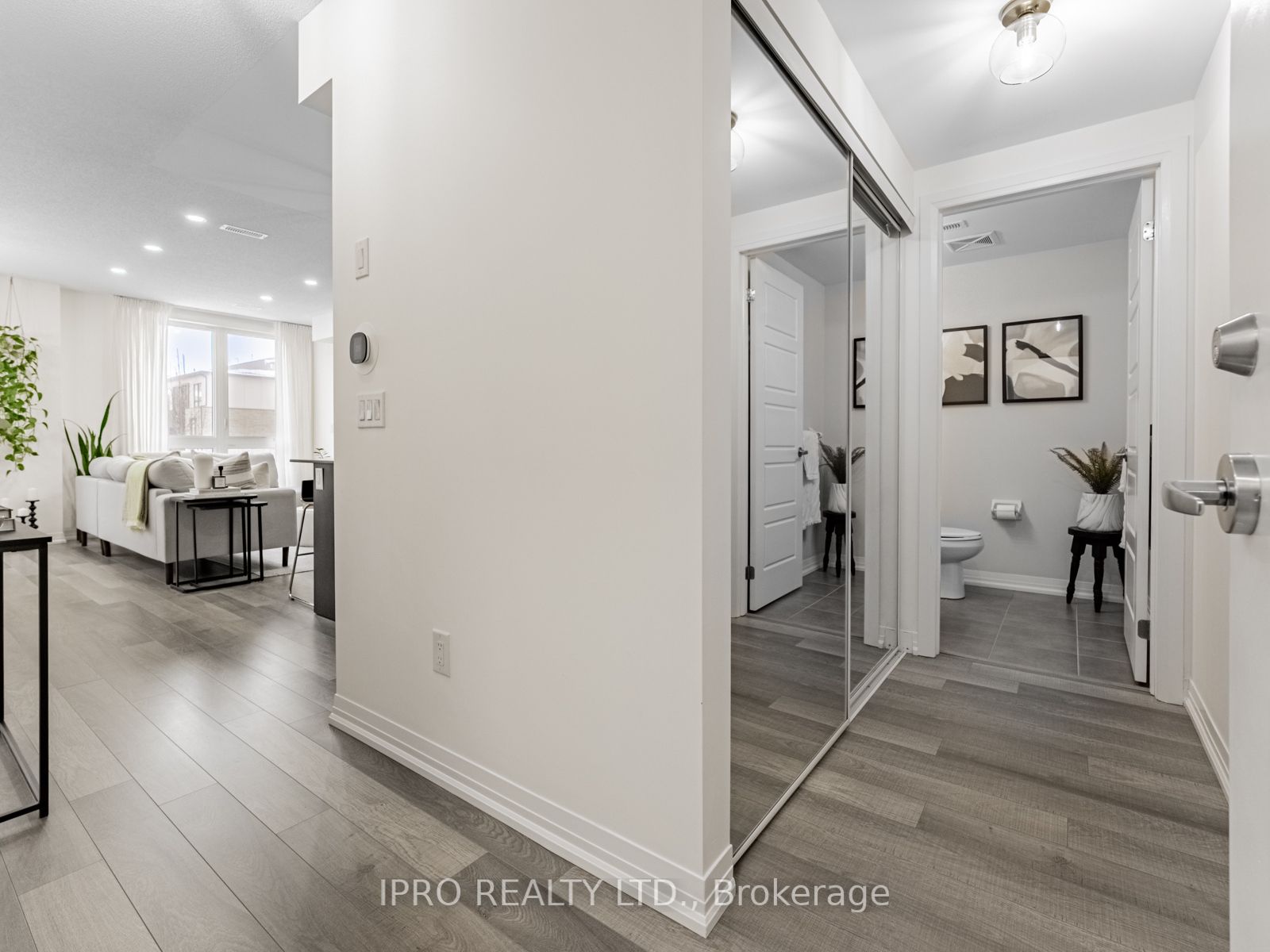 1206 Main Street E 211