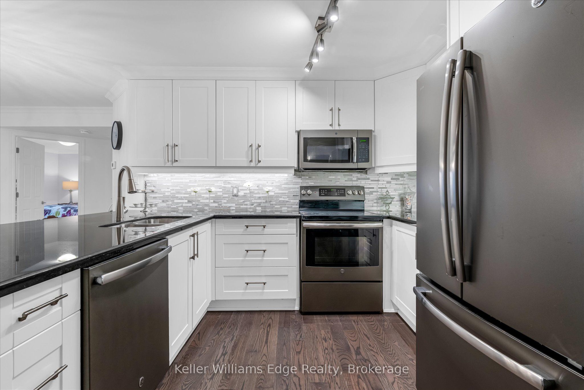 2010 Cleaver Avenue 112