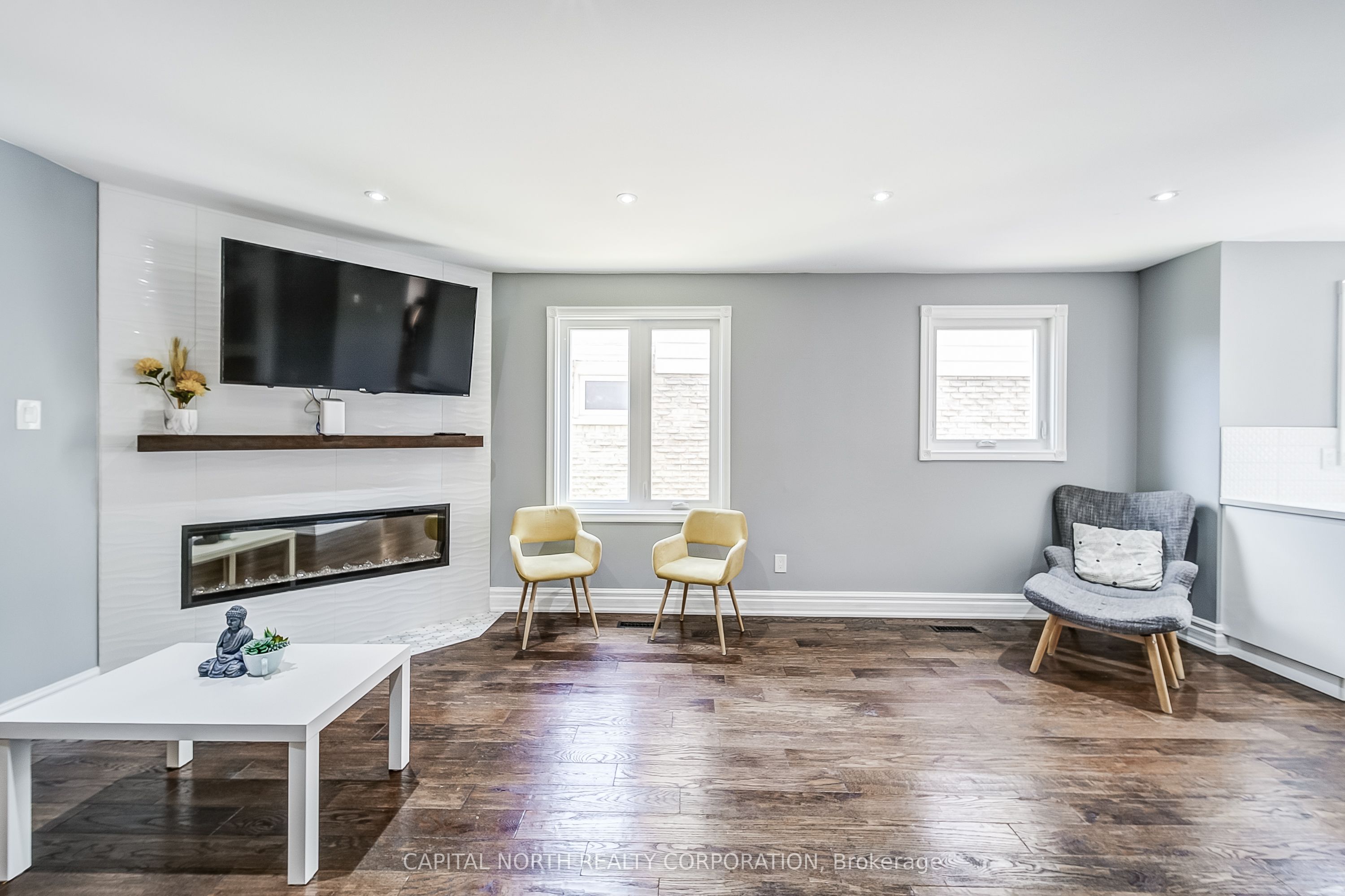 3148 Harris Crescent