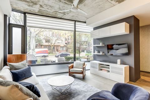 383 Sorauren Avenue 373 Toronto ON M6R 0A4