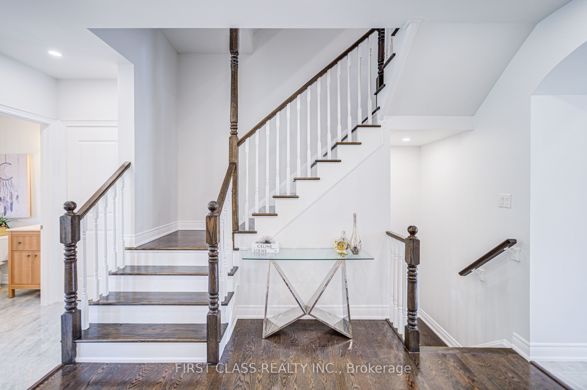 77 Diamond Jubilee Drive