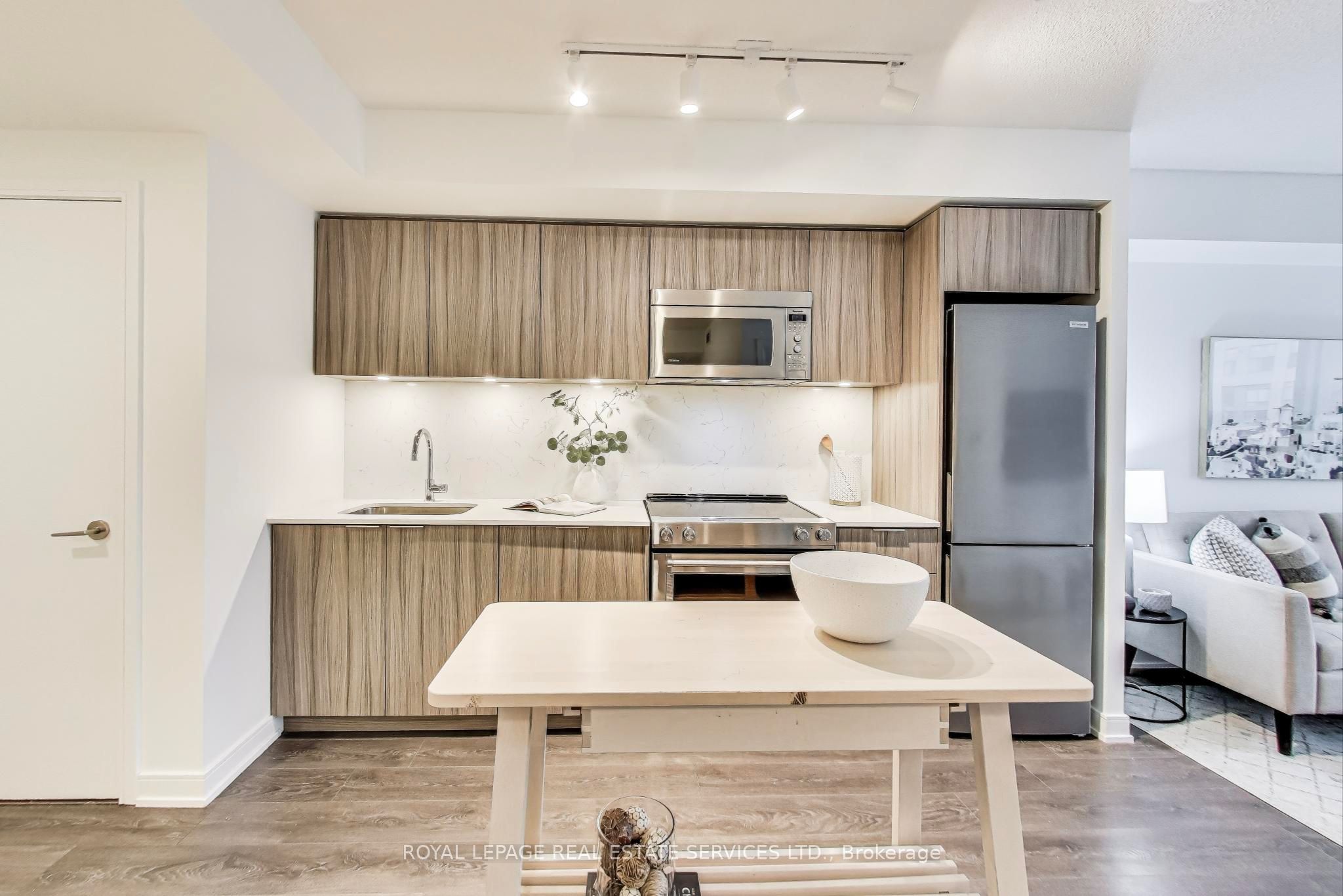 30 Samuel Wood Way 2006