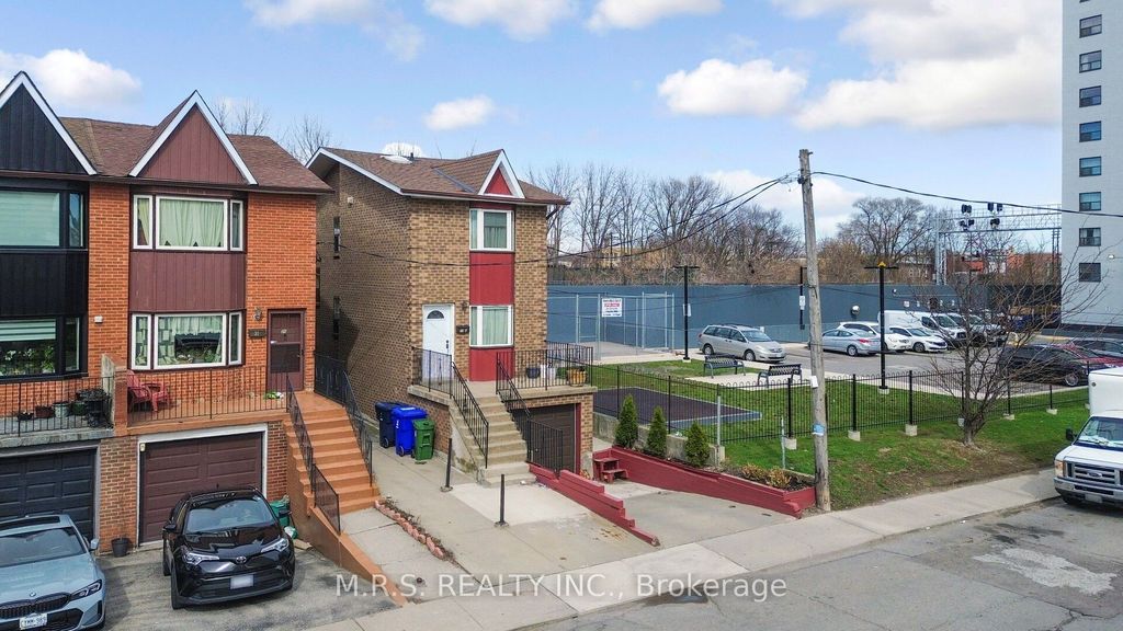 Photo of 29A South Station Street, Toronto, ON M9N 3T8 (MLS # W13010398)