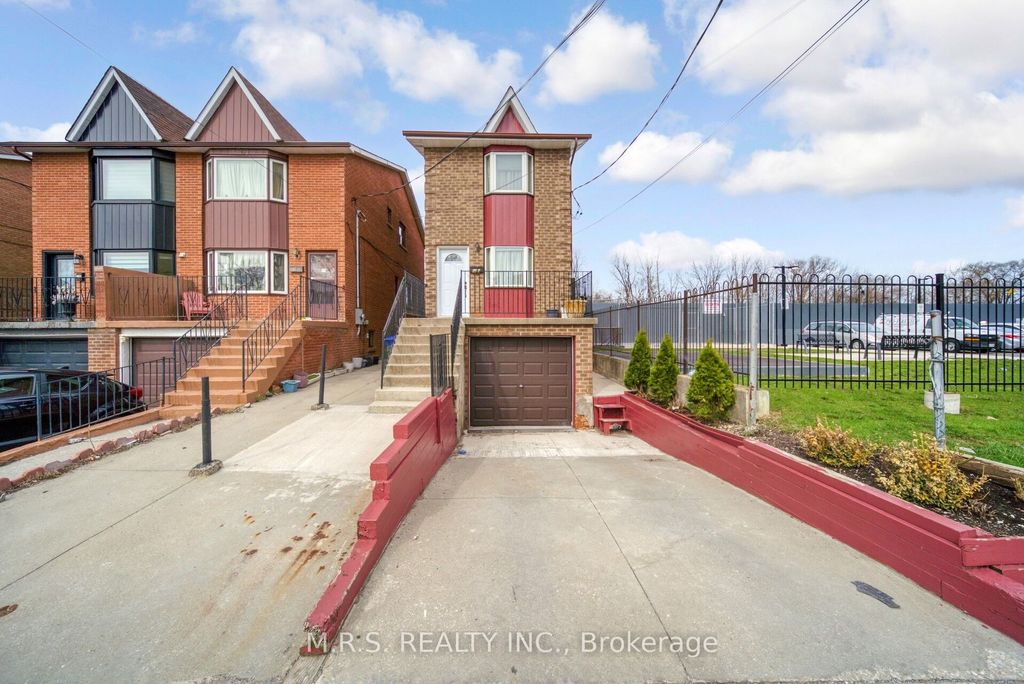 Photo of 29A South Station Street, Toronto, ON M9N 3T8 (MLS # W13010398)