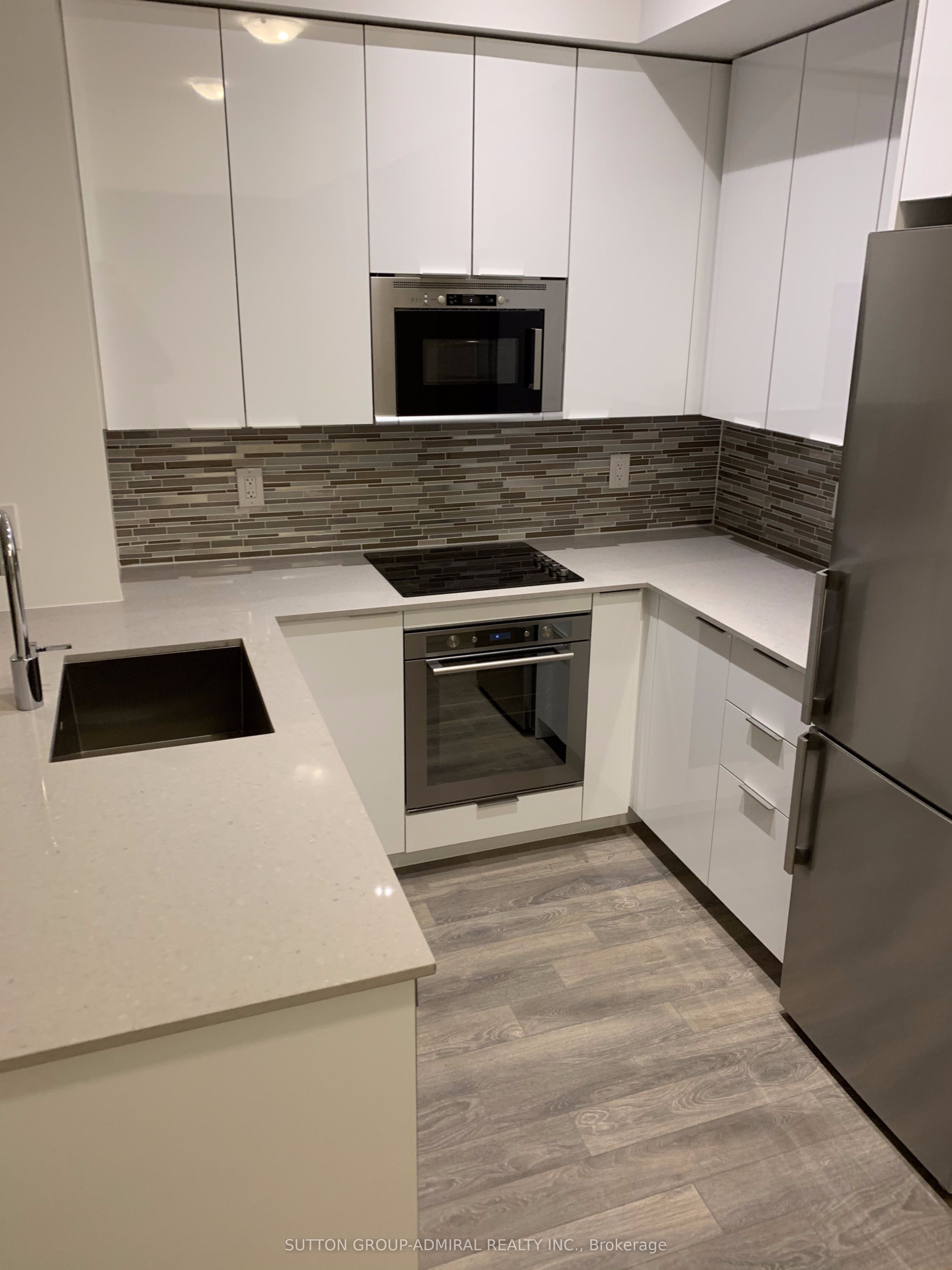 99 Eagle Rock Way 829