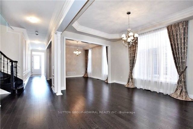 107 Queen Filomena Avenue