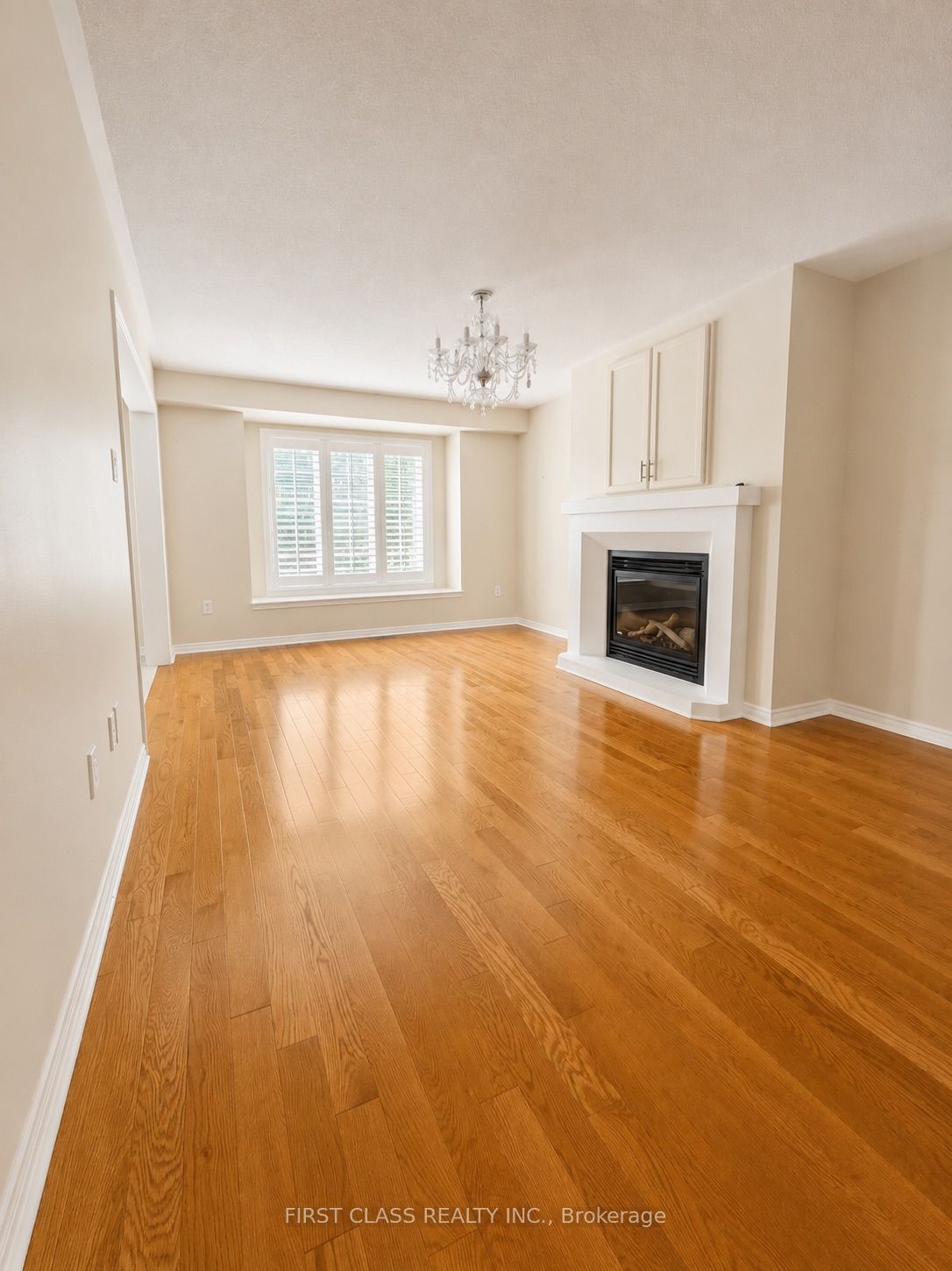 2372 Cornerbrooke Crescent