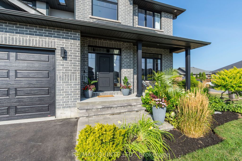 Photo of 104 Hampton Ridge Drive, Belleville, ON K8N 0E6 (MLS # X12594958)