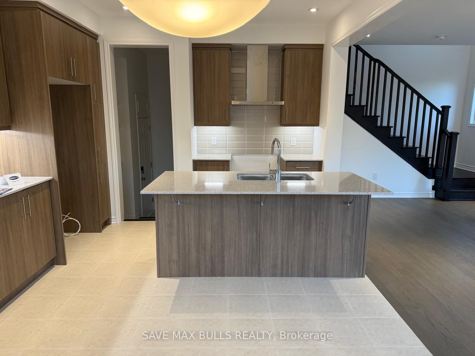 1356 Glamorgan Manor