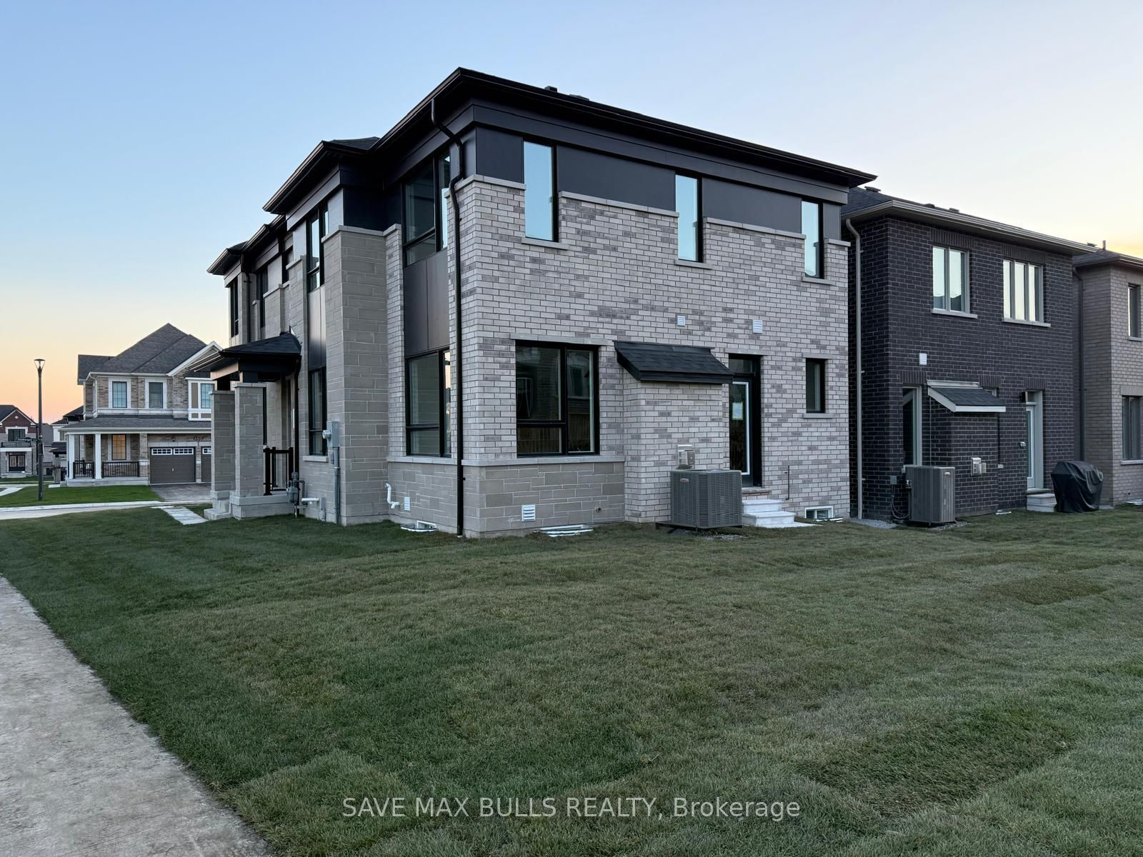 1356 Glamorgan Manor