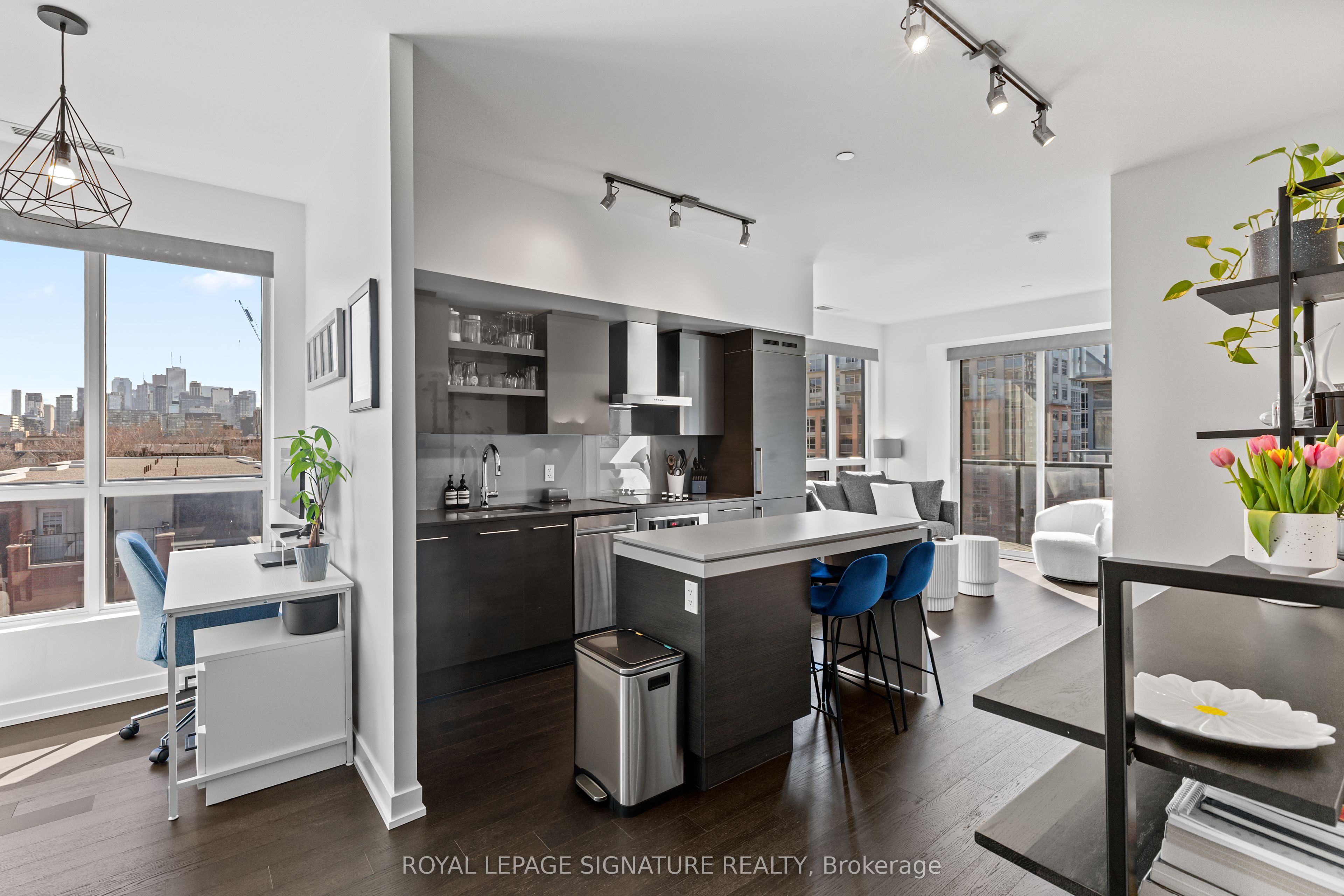 1030 King Street W 411