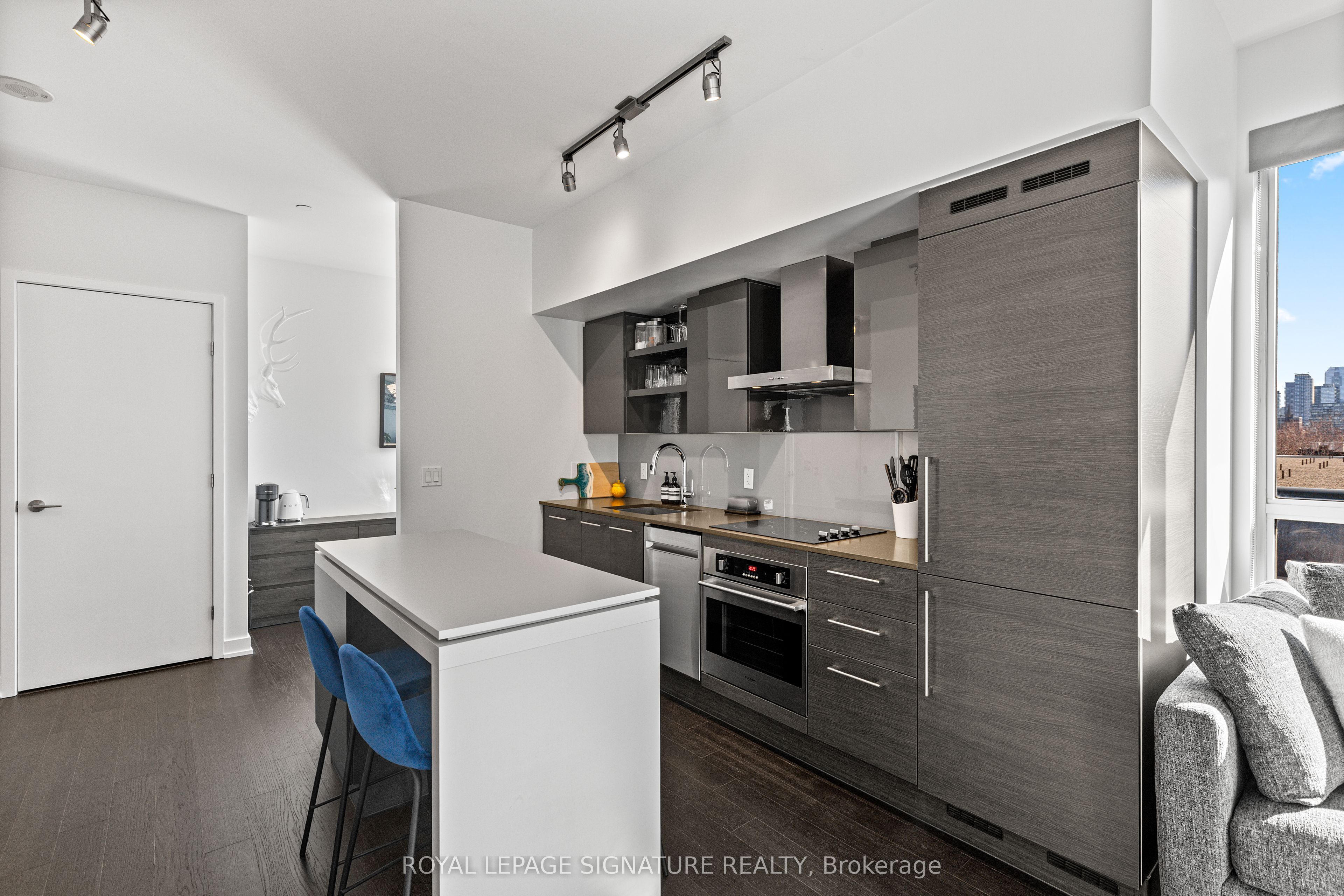 1030 King Street W 411