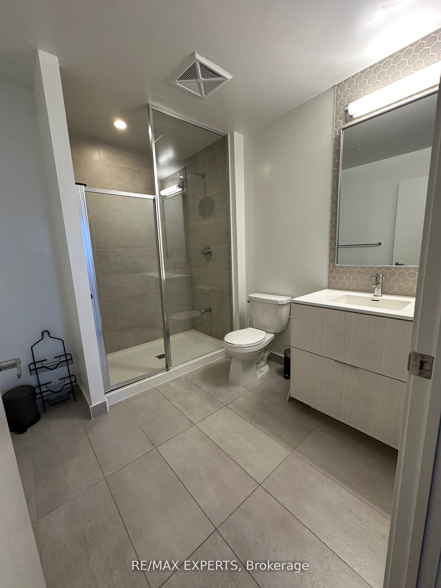 2520 Eglinton Avenue W 1711