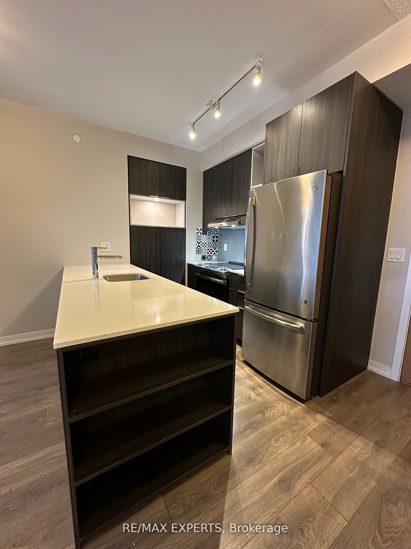 2520 Eglinton Avenue W 1711