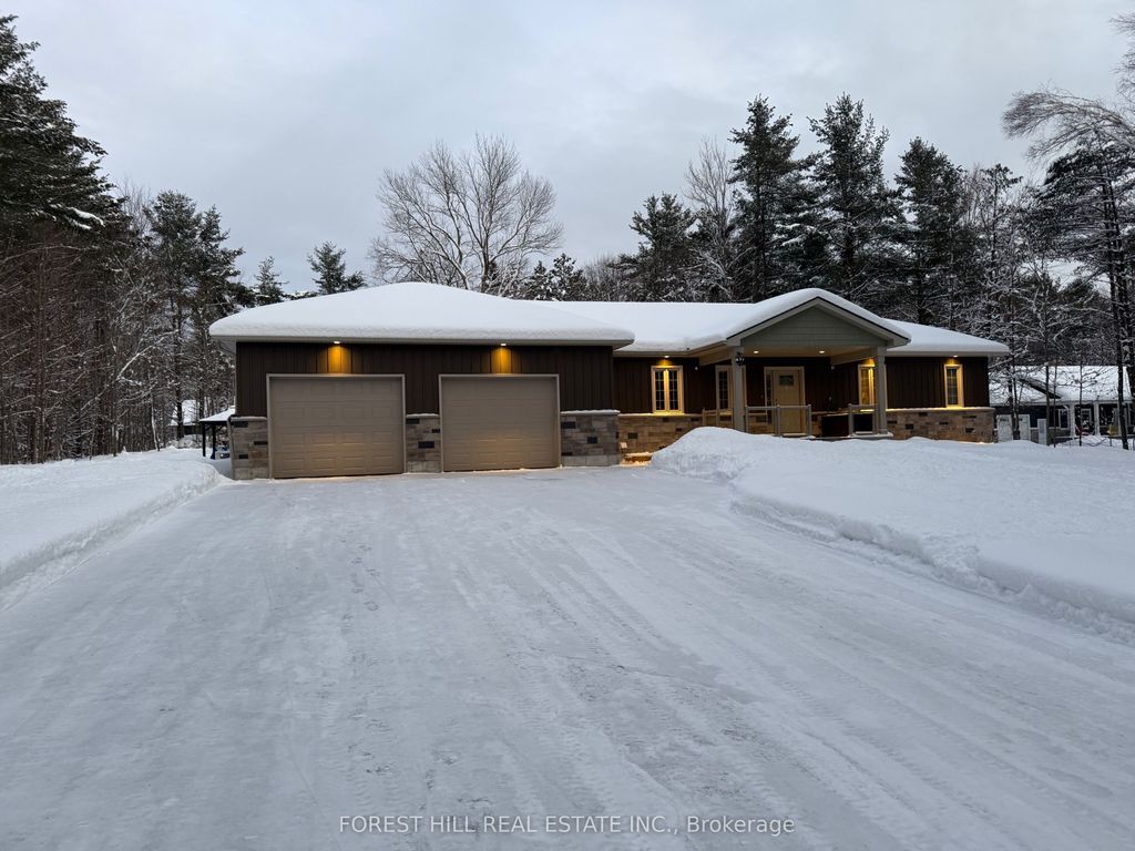 Photo of 1025 TOWER Crescent, Gravenhurst, ON P0E 1G0 (MLS # X12743570)