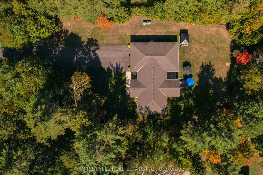 Photo of 1025 TOWER Crescent, Gravenhurst, ON P0E 1G0 (MLS # X12743570)