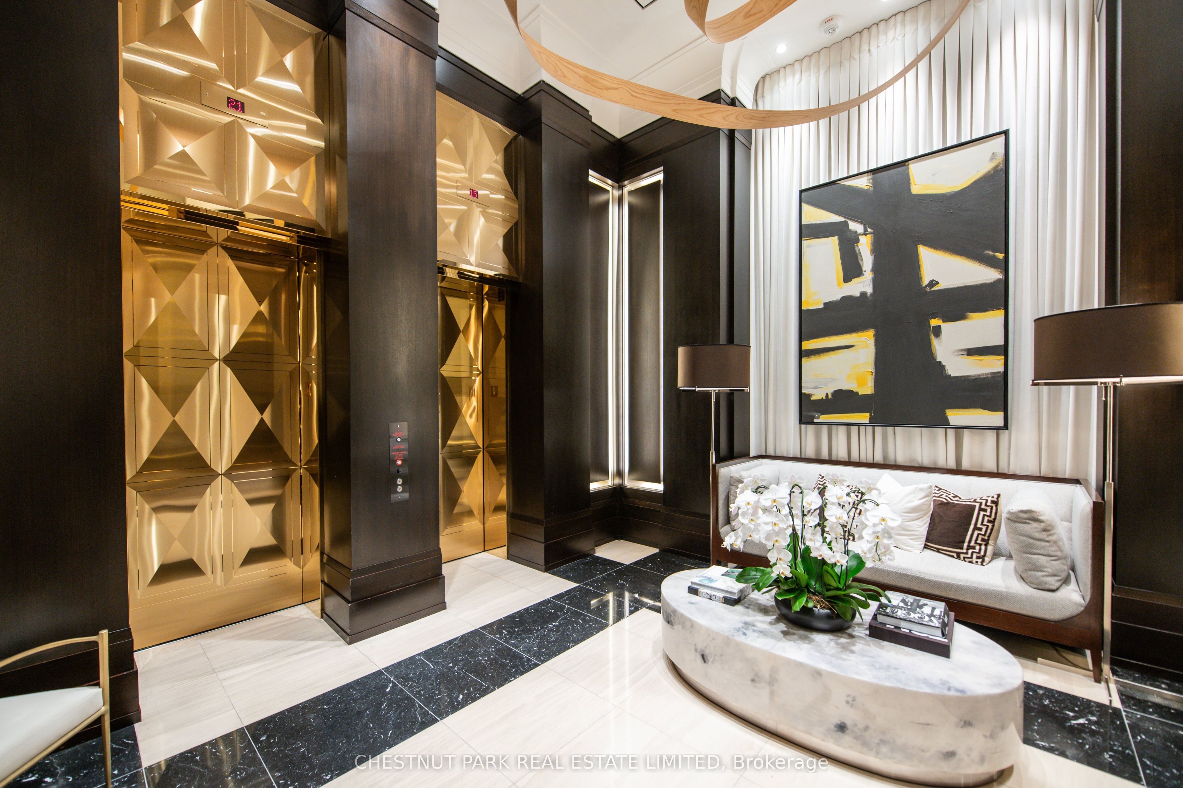 200 Cumberland Street 2703