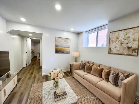 2046 Deer Park Road Lower Oakville ON L6M 3V1