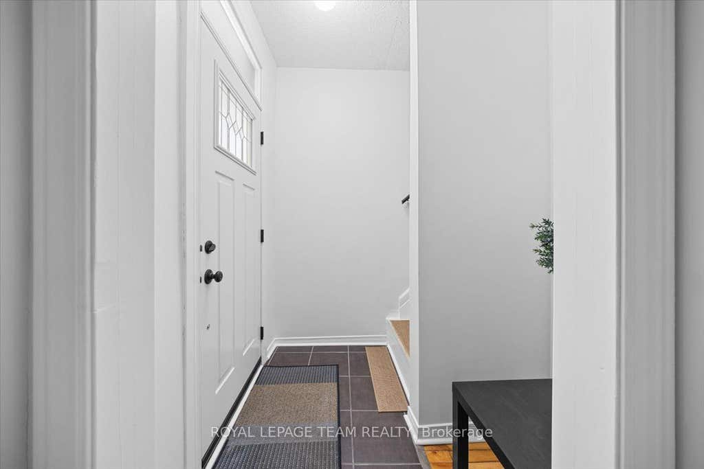 Photo of 135 Upper Lorne Place, West Centre Town, ON K1R 7G8 (MLS # X13652948)