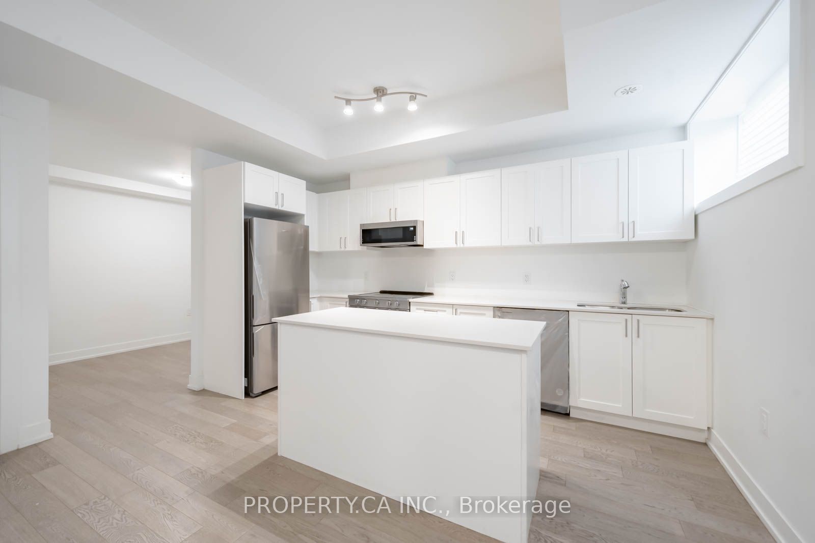 1115 Douglas McCurdy Common 103