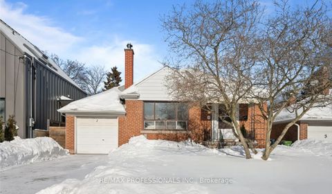 2 Greenmount Court Toronto ON M8Y 1Y1