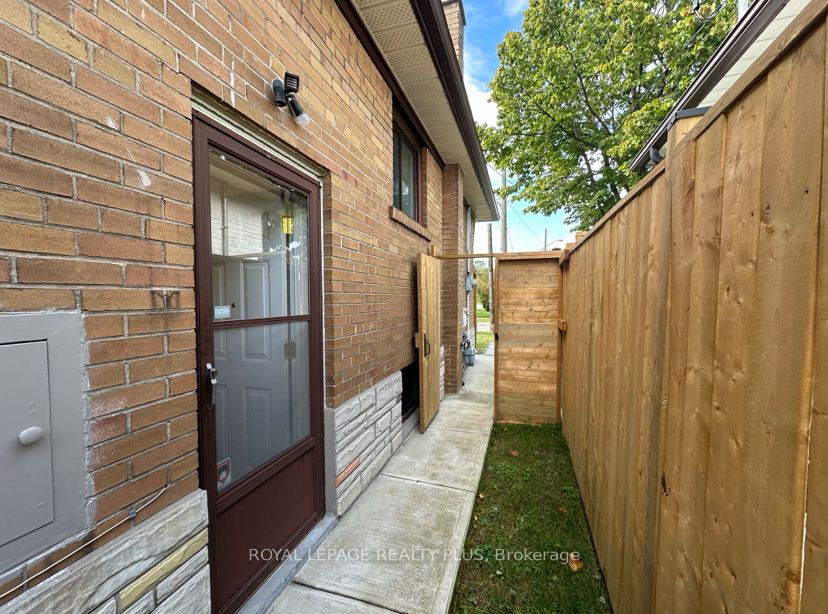 64 Stevenharris Drive