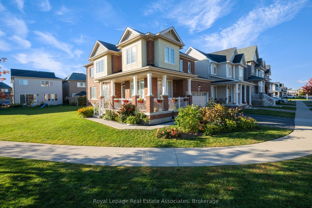 Photo of 121 Esther Crescent, Thorold, ON L3B 0H1 (MLS # X12774208)