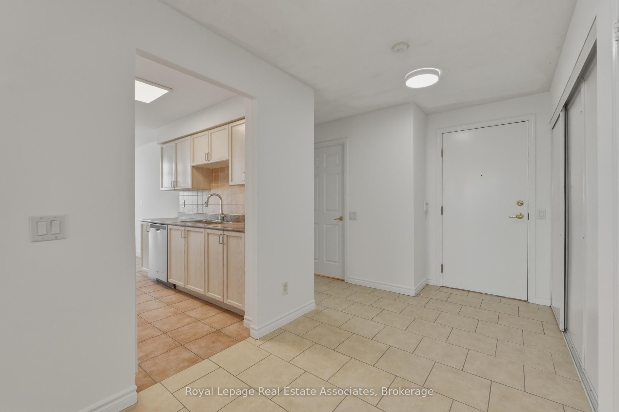 25 Kingsbridge Garden Circle 2424