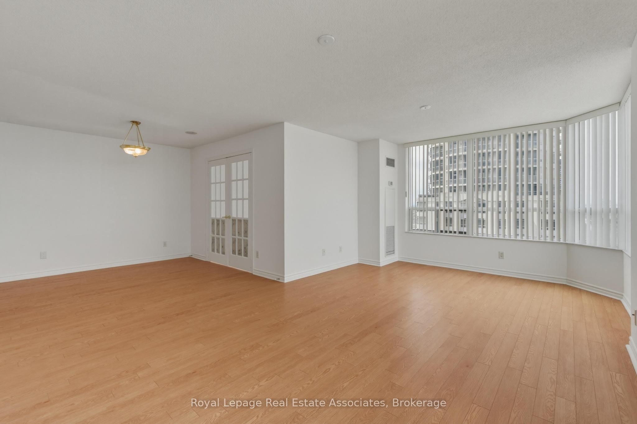 25 Kingsbridge Garden Circle 2424