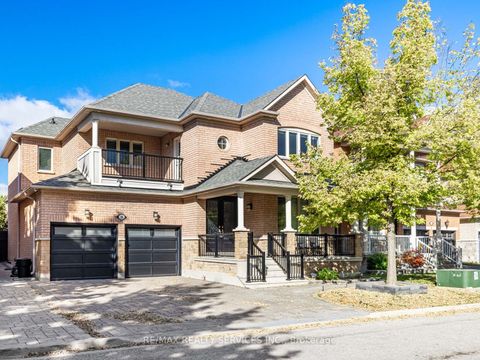 28 Siena Drive Vaughan ON L4H 3K2